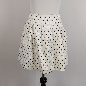 Banana Republic Pleats White Black Diamonds